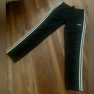 Adidas Jogger Pants w/ side pockets (M) Great Classic